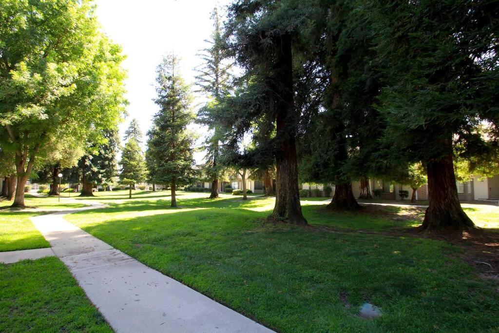 Townhouse By Fsu Savemartcenter * Fresno