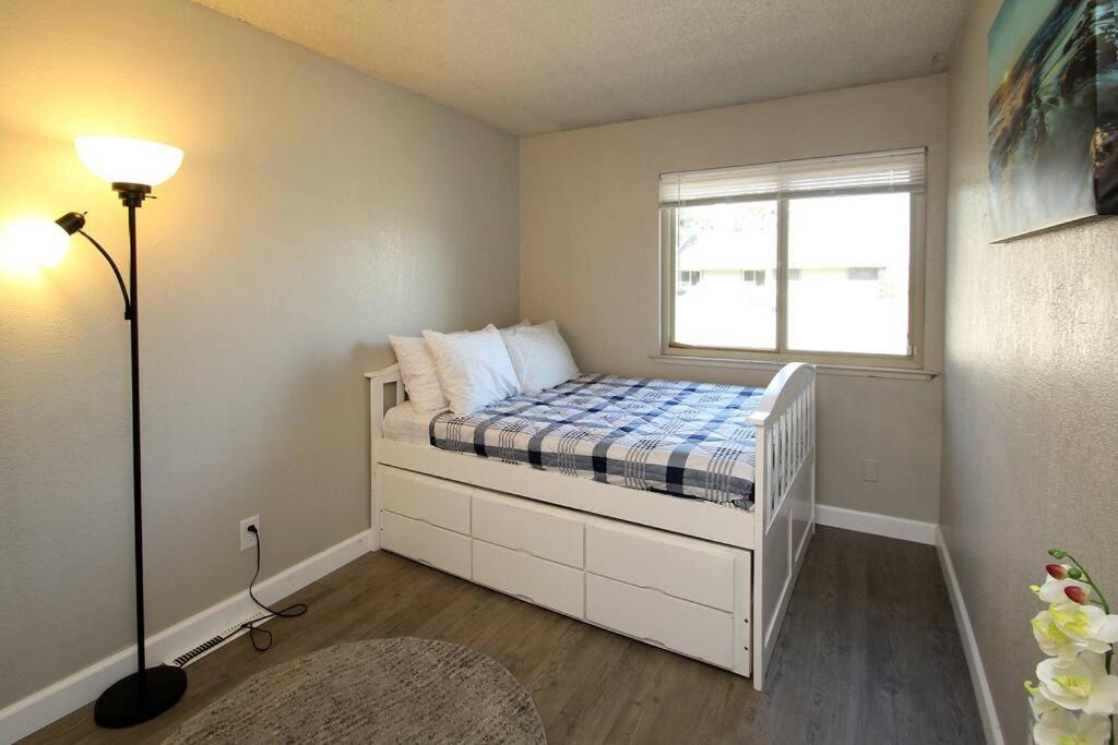 Townhouse By Fsu Savemartcenter * Fresno
