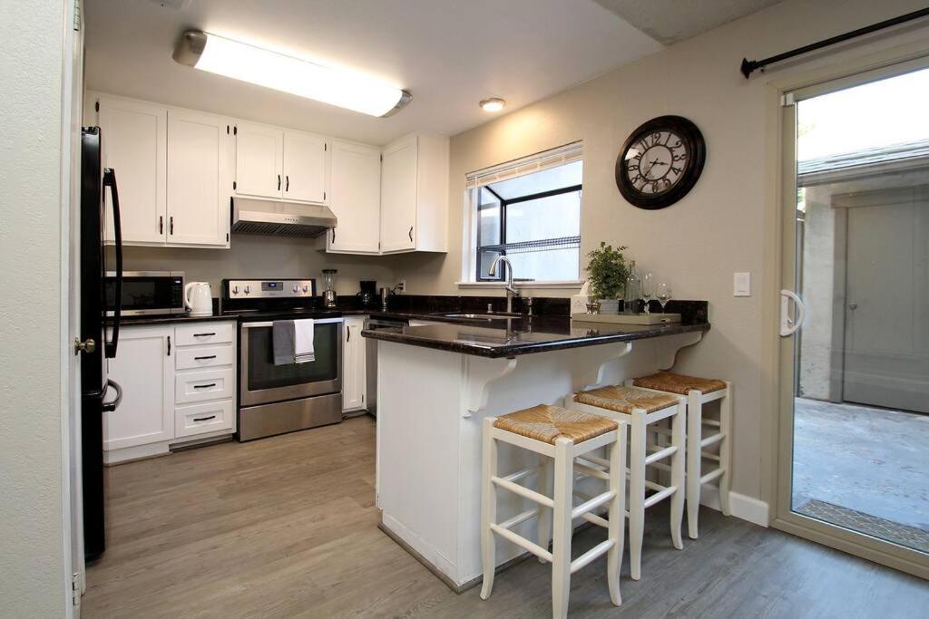 Apartamento Townhouse By Fsu Savemartcenter *